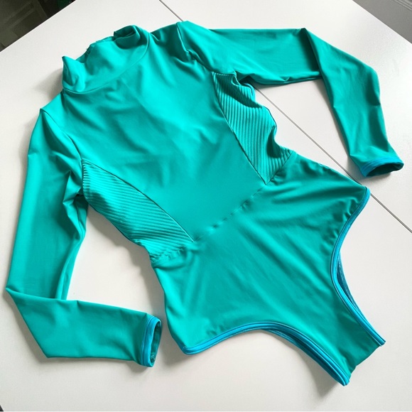 Dkoko Surface One Piece Surf Suit - Size Small - Like New - Picture 6 of 12